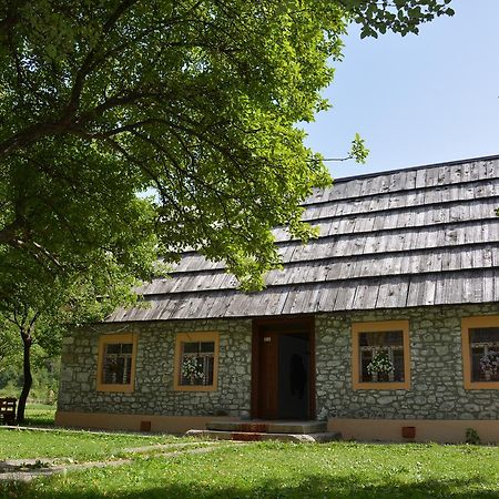 Peraj Guesthouse Vermosh Екстер'єр фото