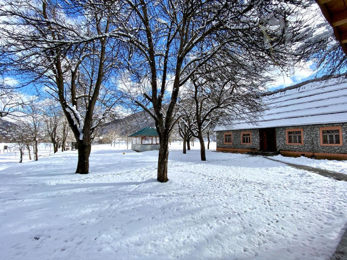 Peraj Guesthouse Vermosh Екстер'єр фото