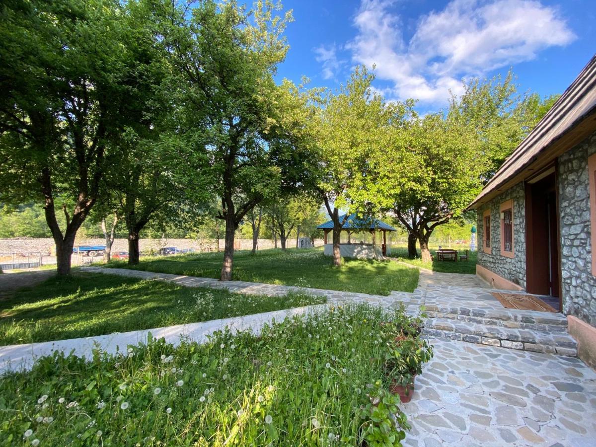Peraj Guesthouse Vermosh Екстер'єр фото